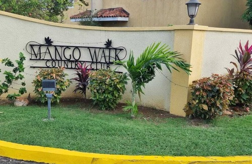 Mango Walk House | Mango Retreat in Mango Walk Country Club.Entire house with pool in Montego Bay