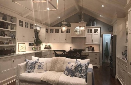 Port Washington House | Manhasset Bay. Easy commute to NYC Quiet setting Recent Cancellation opportunity