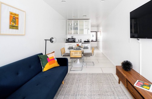 Turtle Bay Apartment | Manhattan loft Studio located Midtown NYC! #303