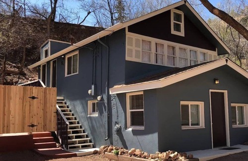 Manitou Springs House | Manitou Springs Downtown Escape