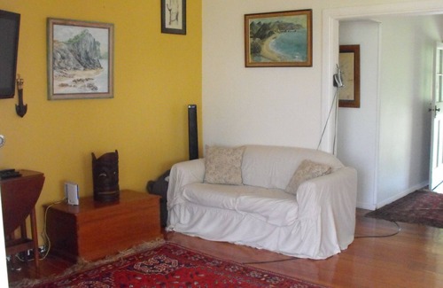 Lota House | Manly Peninsular Holiday House