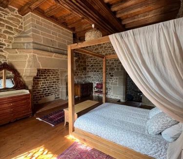 Plouagat Bed & Breakfast | Manoir de Fornebello 16e siècle - Chambres d'Hôtes de prestige avec piscine