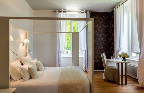 Ploneour-Lanvern Hotel | Manoir de Kerhuel