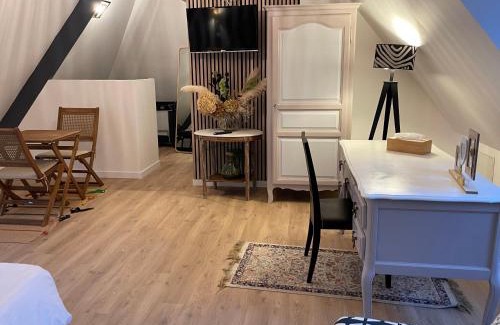 Saint-Pierre-du-Vauvray Bed & Breakfast | Manoir de la Houlette