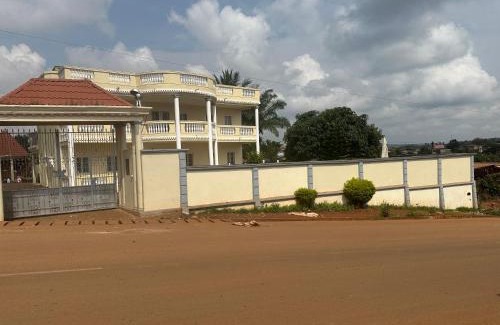 Bafoussam House | MANOIR DES PRINCESSES BAFOUSSAM