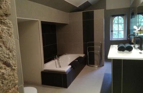 Merles Bed & Breakfast | Manoir Larcouillet