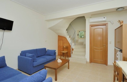 Stoupa Apartment | Manoleas Villas - Apartment 3