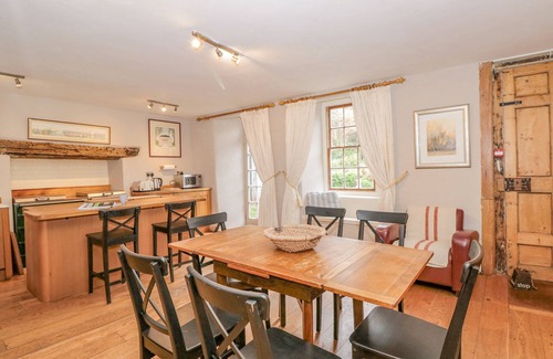 Dartmouth Cottage | Manor Farmhouse