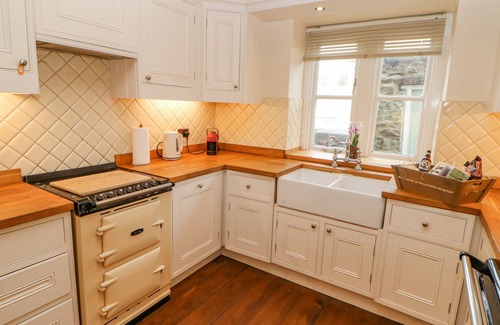 Bainbridge House | MANOR HOUSE, pet friendly, character holiday cottage in Hawes