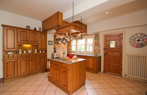 Ludwel House | Manor house set in five acres of gardens with private golf course, near Ludlow.