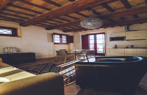 Monsano Apartment | Manor in Marche near Adriatic Beaches