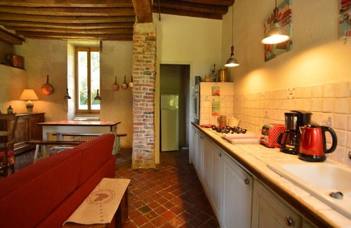 Champvert Villa | Mansion in Champvert with Pond View Terrace
