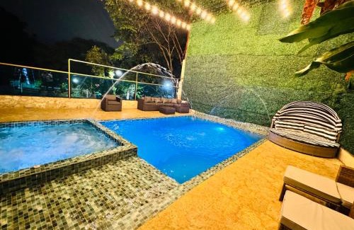 Zona Rosa Villa | Mansion Parque Lleras Poblado Medellin