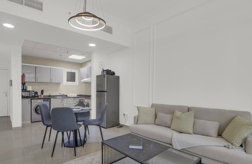Jumeirah Lake Towers Apartment | Manzil-1BR near JBR Beach & Blue Waters