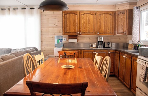 Northfield Cottage | Maple 3Br Lakefront Cottage | Gracefield