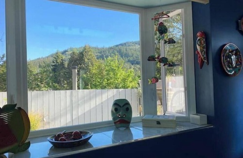 Maple Bay House | Maple Bay with ocean view and beach close by. Message host for Snowbird stays