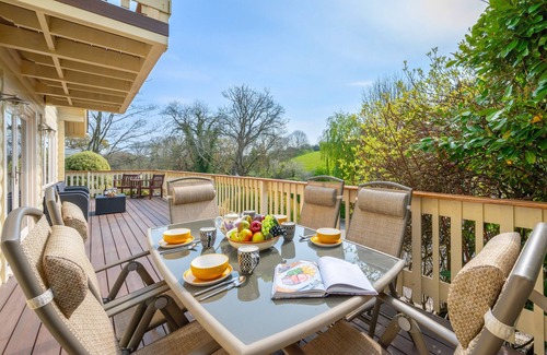 Little Petherick House | Maple Lodge - Three Bedroom House, Sleeps 6