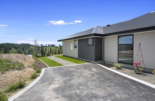 Redwood Valley House | Mapua View - Mapua Holiday Unit
