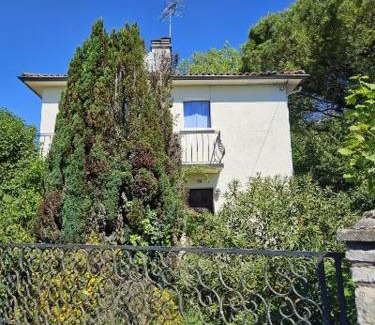Ruffec House | Maquis Foch House With Parking and Garden Near Town