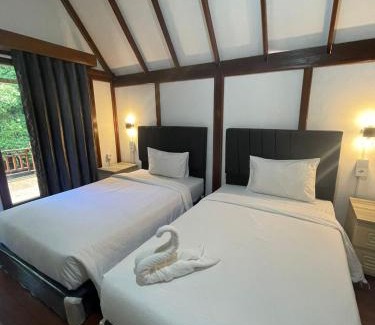 Maratua Island House | Maratua Dive Center And Lodge