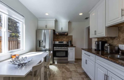 Sunnyvale West House | @ Marbella Lane - Convenient Home in Sunnyvale