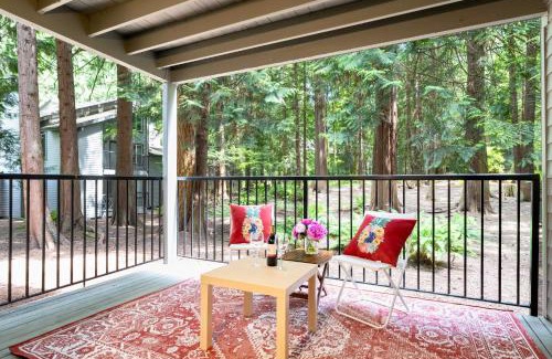 Redmond House | #Marbella Lane - Cozy Forest Cabin Min from DWNTN
