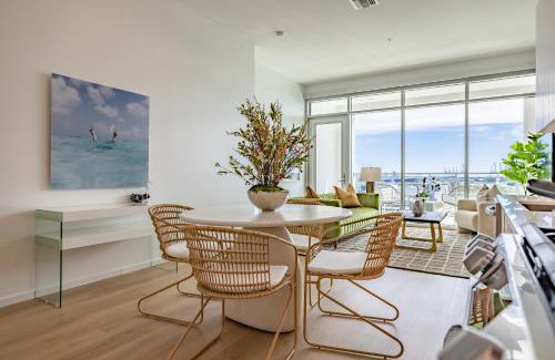 Waterfront Apartment | @ Marbella Lane - Sleek Corner Ocean View
