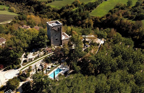 Montefortino Villa | MarcheAmore - La Roccaccia. Private Castle with Pool & Jacuzzi.