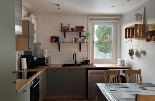 Restalrig Apartment | Maria - Nice quiet city center apartment.