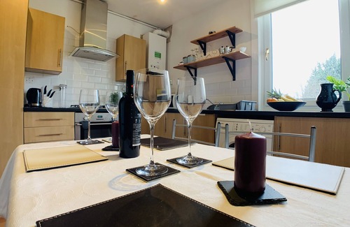 Restalrig Apartment | Maria - Nice quiet city center apartment.