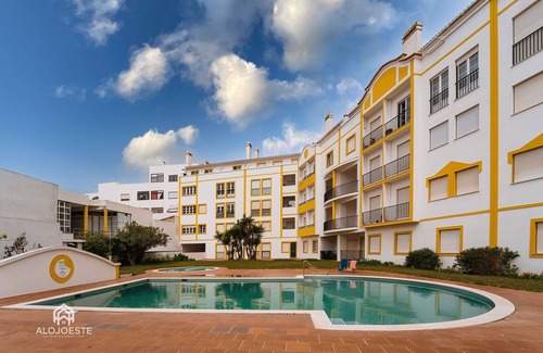 Praia de Santa Cruz Apartment | Maria Sabe Tudo Duplex Centro de Santa Cruz