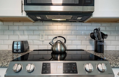 Marietta House | Marietta! Near the Square, Pets & Long stays ok. Entire home