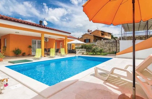 Sorici Villa | MARIKA Holiday House with Pool