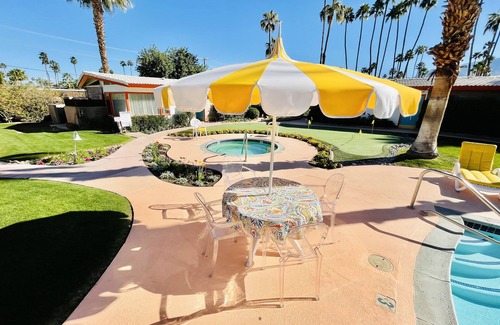 Tahquitz River Estates House | Marilyn meets Frank Midcentury Modern Palm Springs Center Deluxe Bungalow Pool !