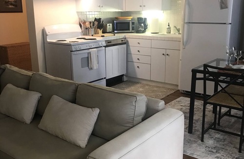 Marina District Apartment | Marina apt w/private garden, 1 block from Bay