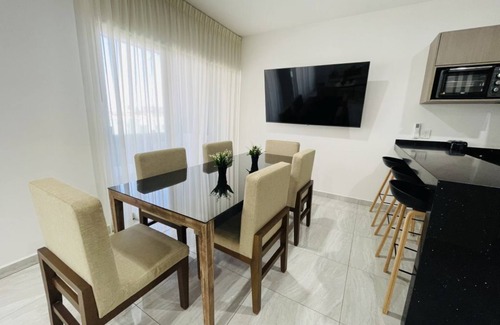 Villa Marina Condo | Marina Cerritos: Rooftop, Pools & Near Beach