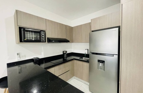 Villa Marina Condo | Marina Cerritos: Rooftop, Pools & Near Beach