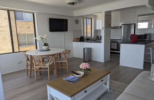 The Entrance Apartment | Marine Parade - Ocean Views - Unit 6
