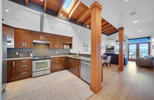 Ganges Apartment | Mariner's Loft - Salt Spring Island