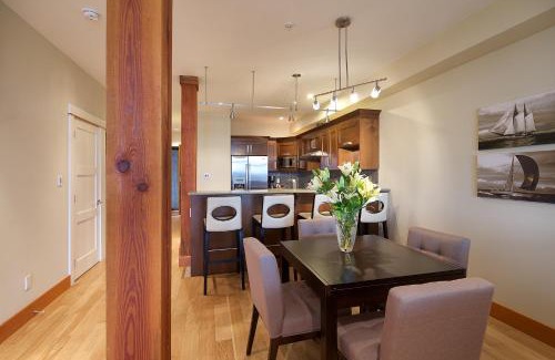 Ganges Apartment | Mariner's Loft - Salt Spring Island