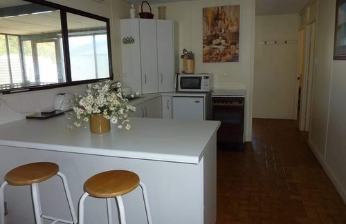 Warrenben House | Marion Bay Beach Cottage