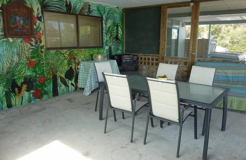 Warrenben House | Marion Bay Beach Cottage