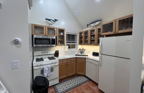 Marion Center Cottage | Marion Village's Very Best Cottage tiny home living close to the town beach
