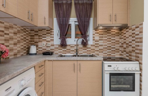 Mousata Apartment | Marios Studio | Nikos & Vassilis Apartments