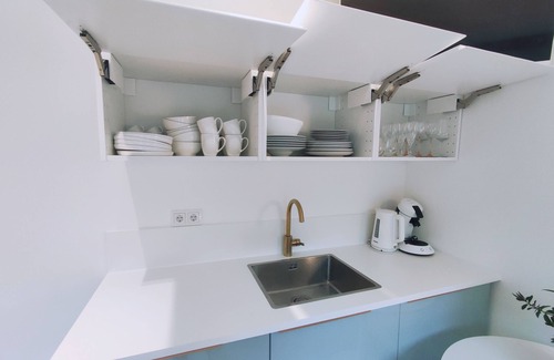 Eidelstedt Apartment | Maritime studio with spacious balcony. Free parking on the street