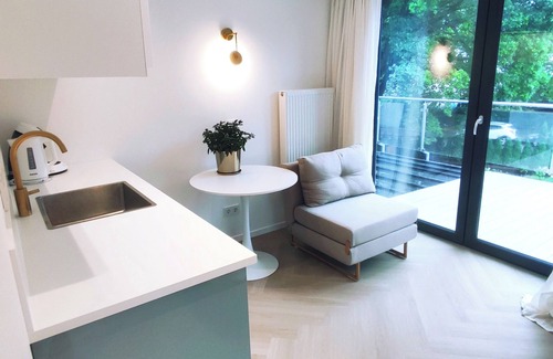 Eidelstedt Apartment | Maritime studio with spacious balcony. Free parking on the street