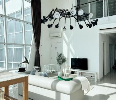 Gua Apartment | Maritime Suite Full Seaview Georgetown