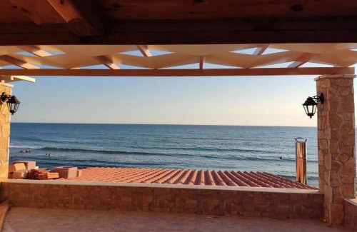 Skafidia Apartment | Maritinas Stone House & Apartment On The Beach