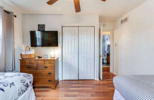Markham House | Markham Retreat Near Parks ~ 24 Mi to Chicago!