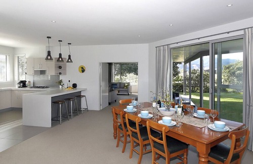 Renwick Cottage | Marlborough Magic - Rapaura Holiday Home